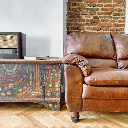 Ultracentral Vintage Apartment Black Church View Steps Away From Piata Sfatului Brasov Exterior photo